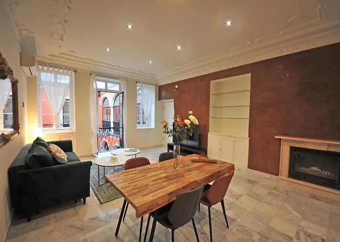 Corceles Casa Palacio *